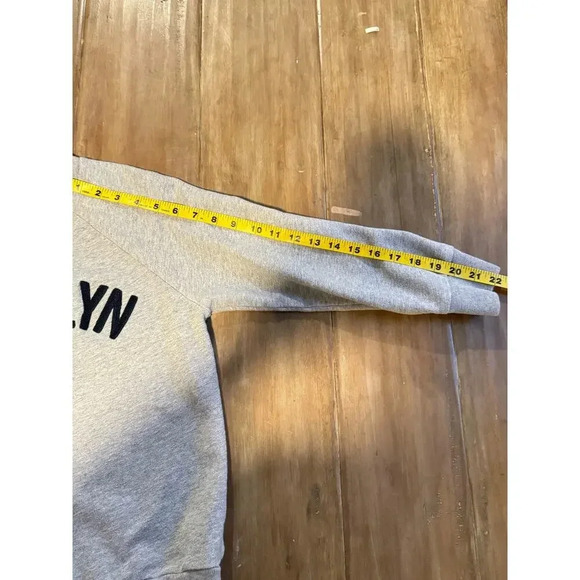 J.Crew Gray Crewneck Sweatshirt Brooklyn City Sweatshirt SIZE XS - Picture 5 of 8